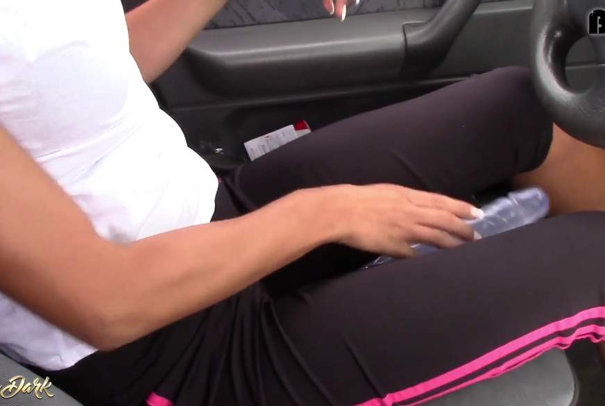 WAHNSINN - Extreme Dildospiele enden mit B**wJOB von Giulia-Dark pic3