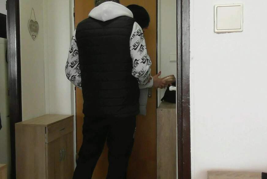 eroticnude: Taxi mit M****i und A**l bezahlt.