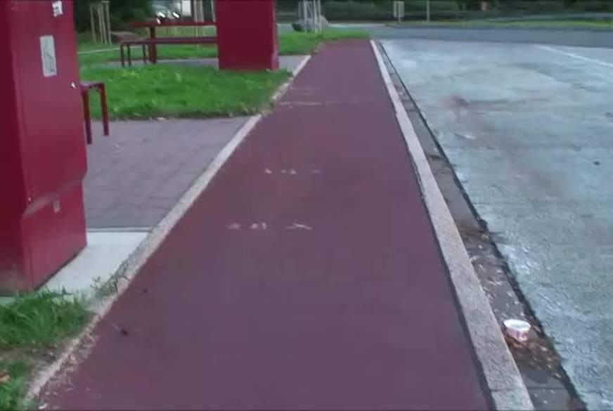 jillsummer: public  p**s auf dem rastplatz a45