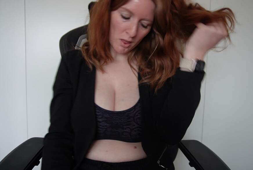 AuroraRed: B**wjob mit viel S****e