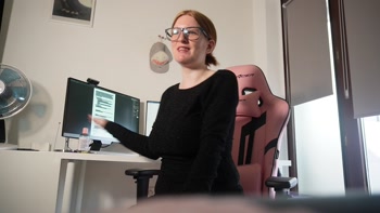 Sekretärin wird g**********t