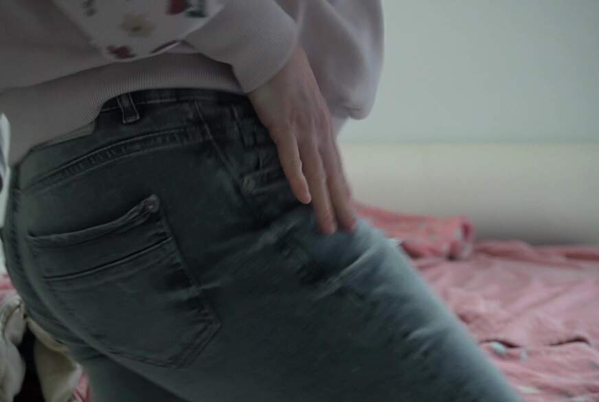 AuroraRed: Jeans Milf f*****t sicht
