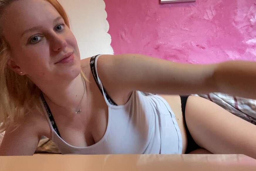 Nina-König: Dildo f**k mich bitte h**t !