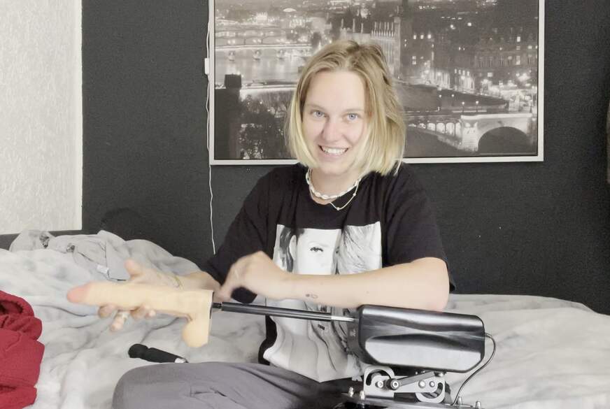 Nina-König: F**k-Maschine Ist das geil !!! Zerfetz hat sie mich