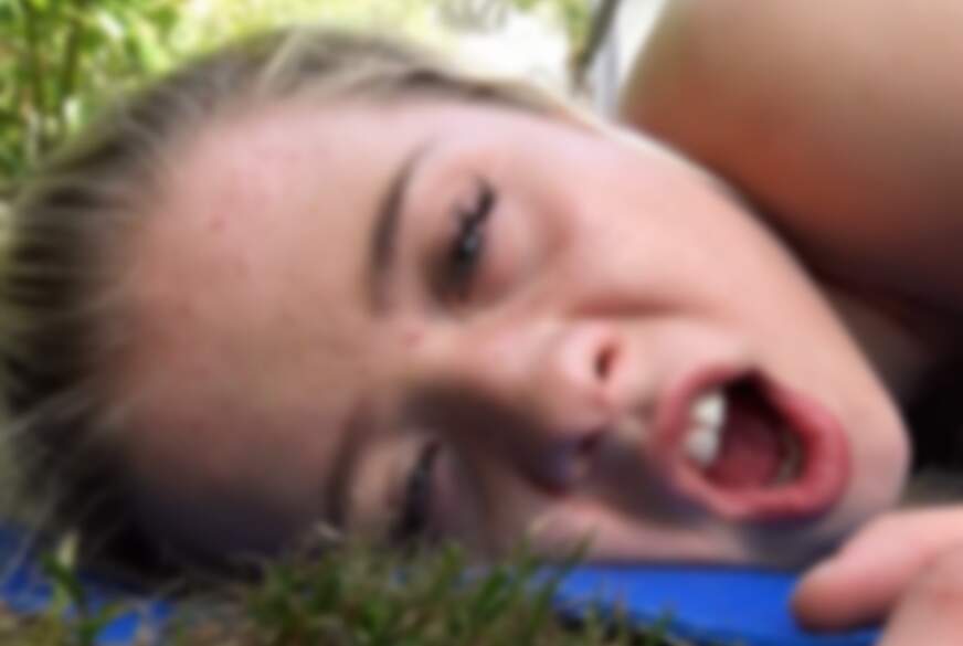 t**nieminimaus: Mit P***e durchtränkt und S****a ins T***yl**h gepumpt!