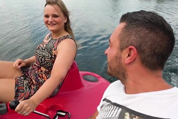 RISKANTER TRETBOOT-f**k C******e MITTEN AUF DEM SEE