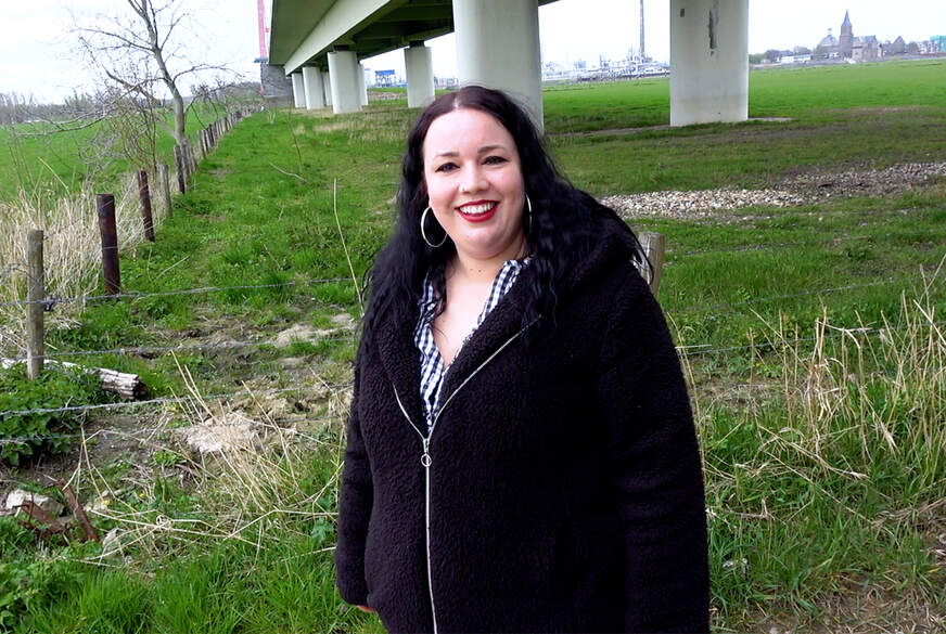 Andy-Star: OUTDOOR-SEX mit molliger FREILUFT-f***e - Lessly braucht S****a