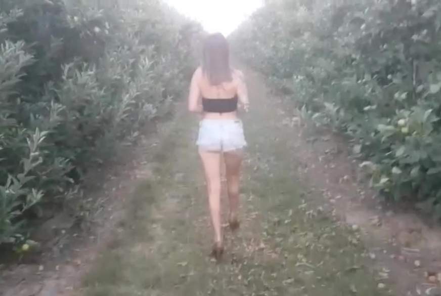 KeylaGold: G*****t im Apfelhof