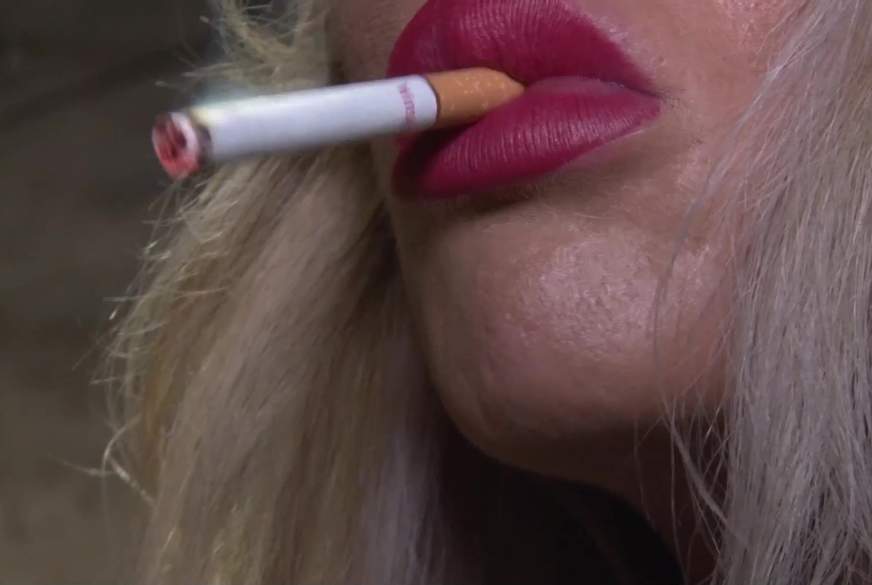 CaleaToxic: Smoking Fetish Goddess