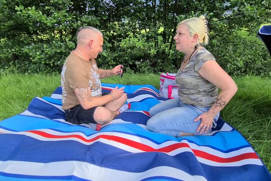 sexyjaqueline: Beim Picknick F**k mich mit C******e !!!!