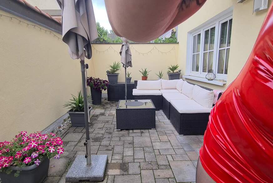 sexyjaqueline: Walk und stripp im Roten Lackkleid mit geilen Big D*******k!