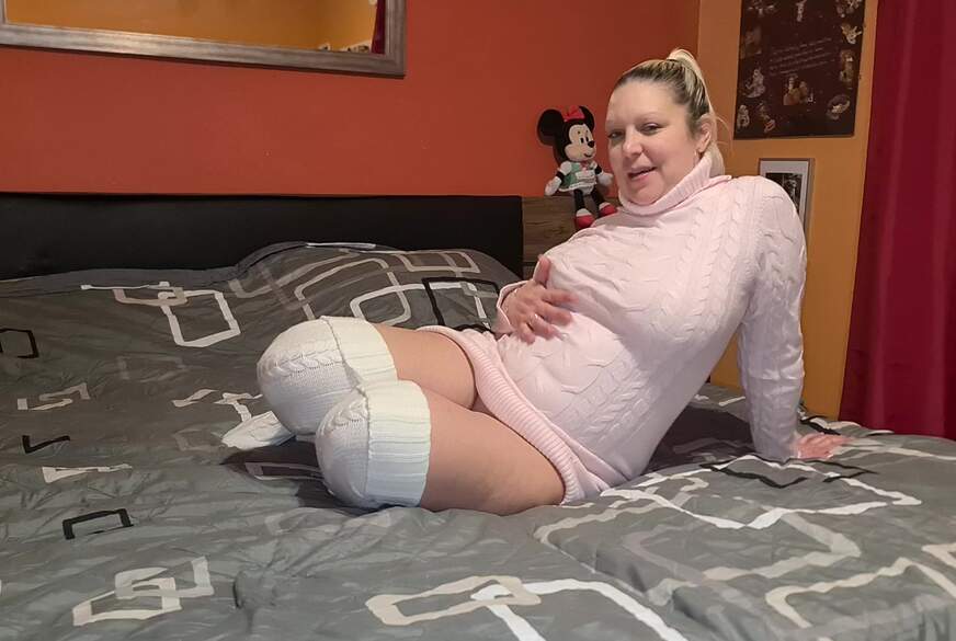 sexyjaqueline: Im S****kkleid und heisssen s****k overknees strümpfe