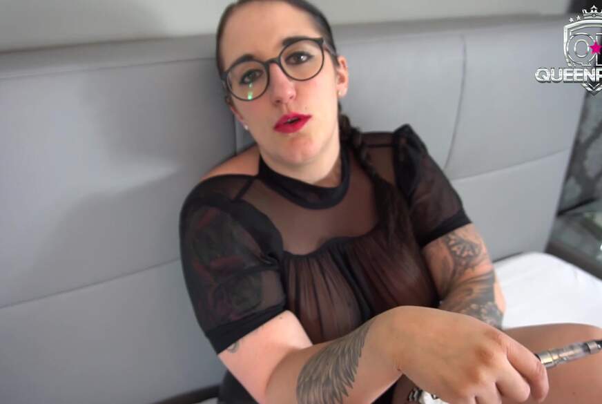 QueenParis: Smoking B***h Extrem Z******t! Gesicht Massiv Z*******t!