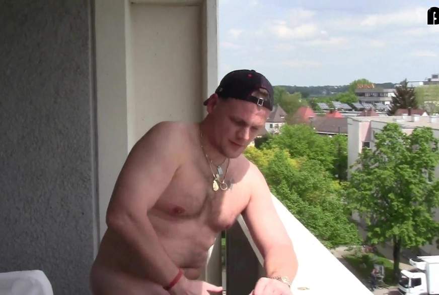 MEGA PUBLIC ! Mitten auf dem Balkon G*****t * von QueenParis
