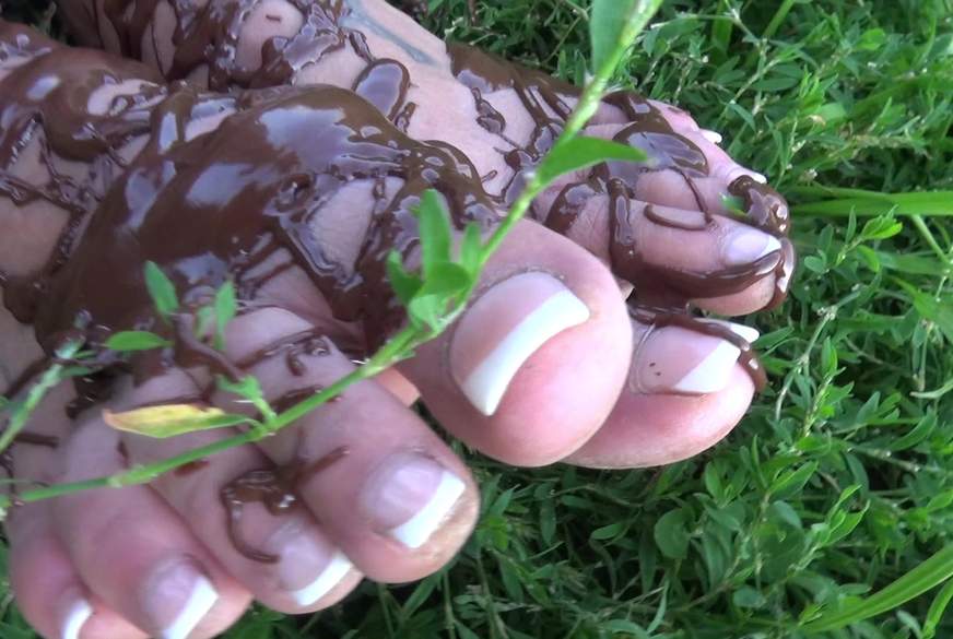 JoyRiley: meine Füße Teil.2 möchtest DU meine Schokolade abl****n