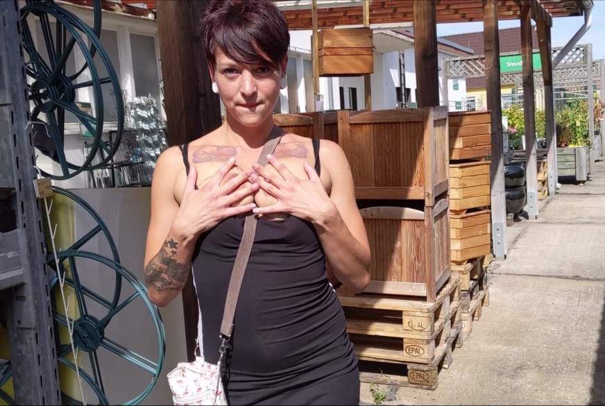 MiaSonne: Zum ersten mal heimlich im Baumarkt blank gezogen und befummelt worden!