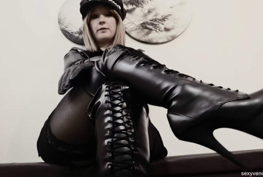 Leck meine Stiefel von sexyvenushuegel