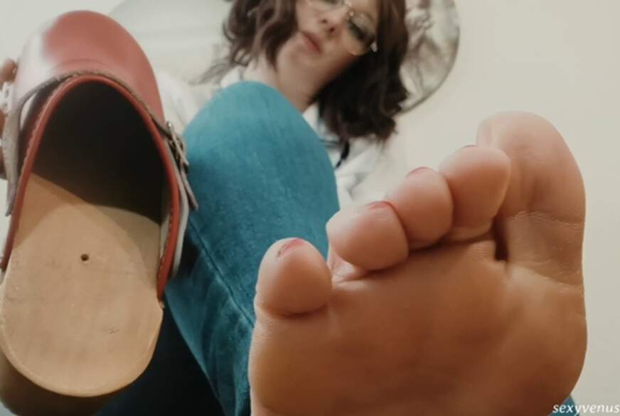 sexyvenushuegel: Schnüffeln bei Fr. Doktor