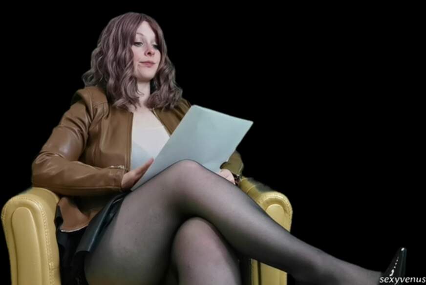 sexyvenushuegel: Moderatorin leistet schnelle F***enhilfe