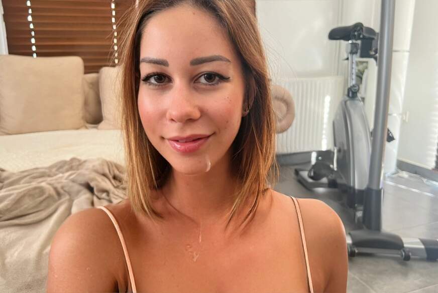 Lia-Fox: F****l Alarm! Ich will dein S****a auf meinem T**nie Face!