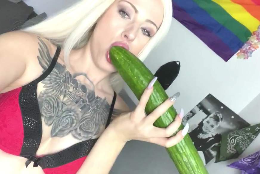 Maryjella: WIE EINE RIESENGURKE MEINE P***y Z******tE!