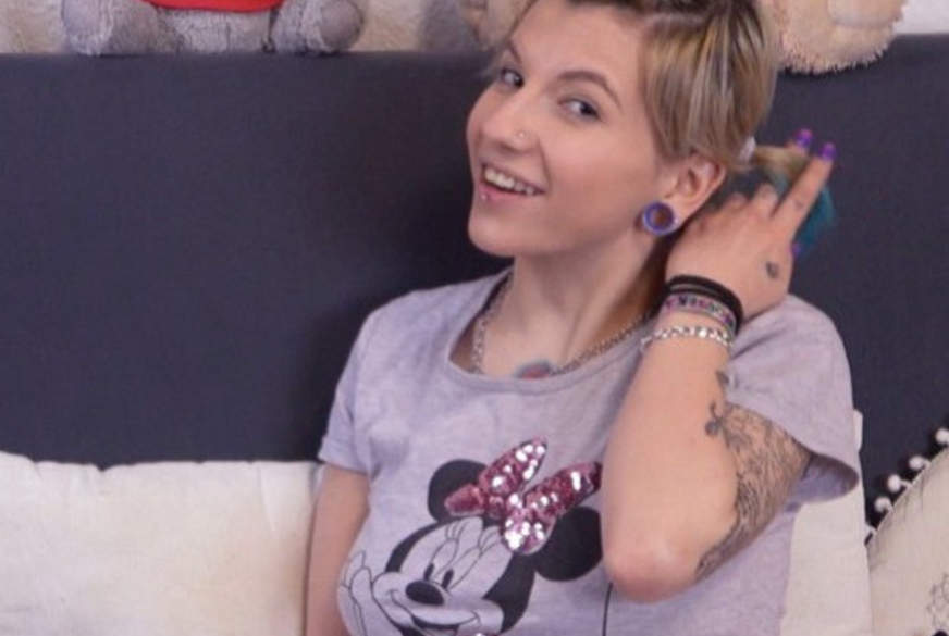 Mandy-Eastbite: HUHU Mein 1. VIDEO! da bin ich mein Vorstellungsvideo