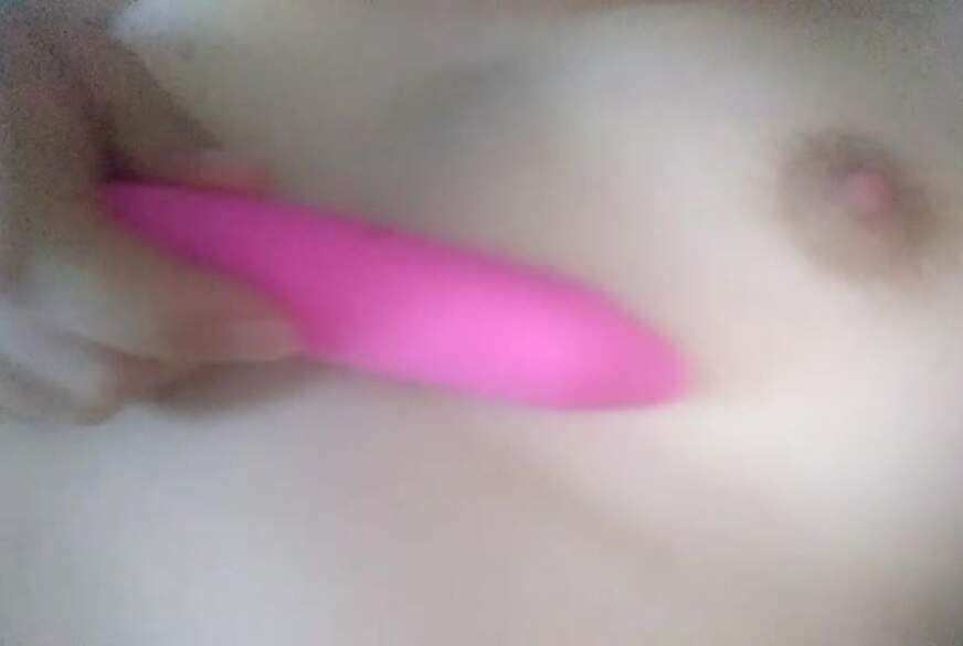 J******u979: ich befriedige mich mit meinem delfin vibrator
