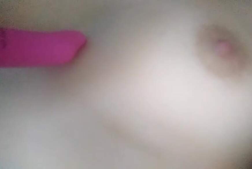 J******u979: ich befriedige mich mit meinem delfin vibrator