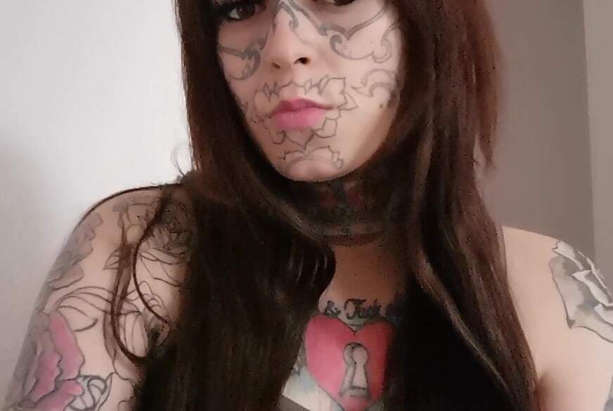 scheiß Tag und Notgeil Teil 1 von FaceTattooGirl pic1