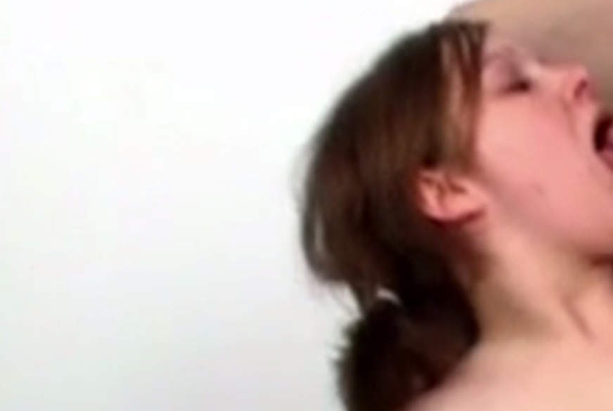 T**n-Janina: Krass! 2 p*****se Typen ü*******n mich