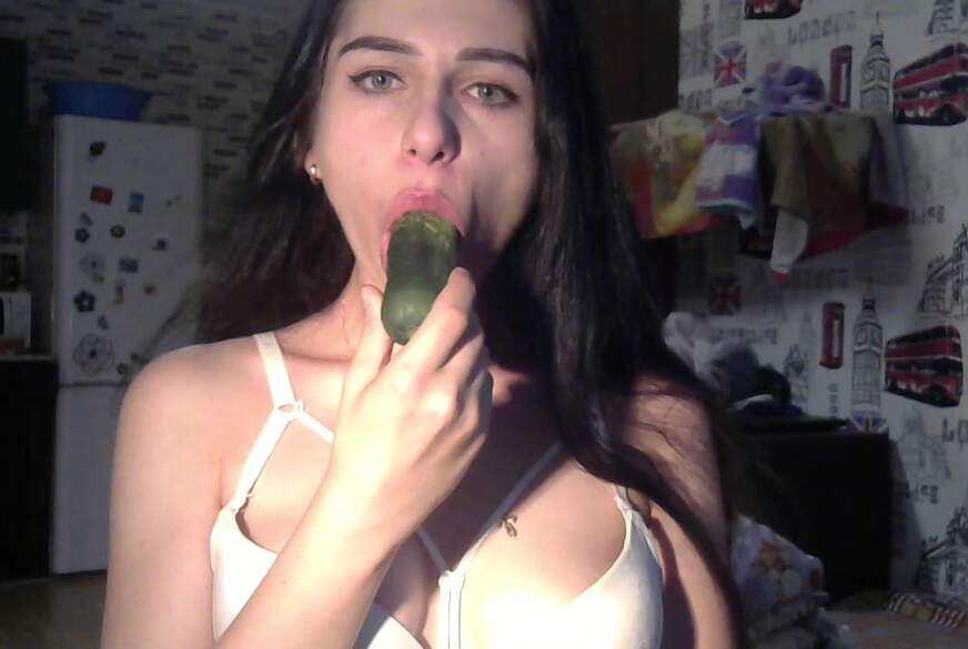 HeisseSybille: Gurke p********t meine M****i!!