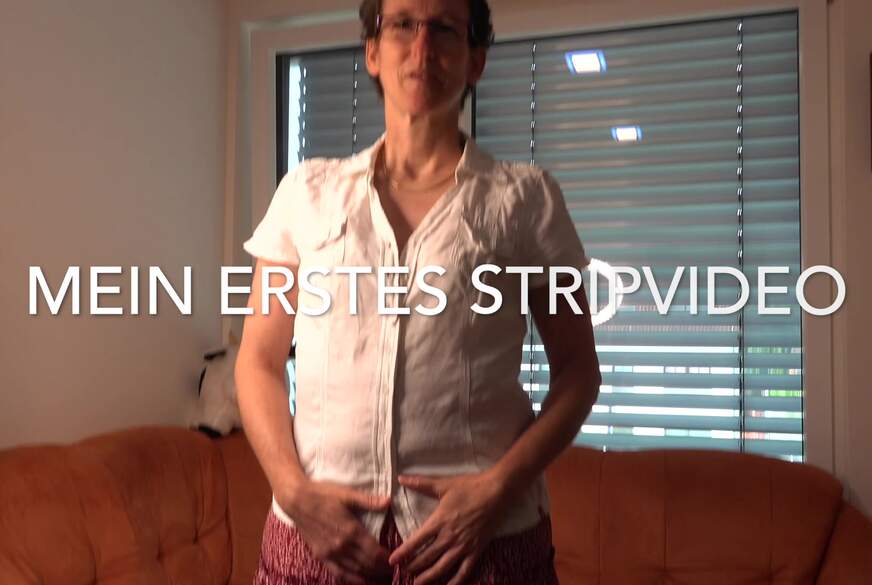 mein erster Strip und meine M****i war so n**s von sexy-Bine pic1