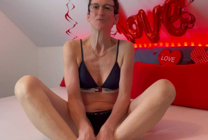 sexy-Bine: P***yplay geil selbst g*****t