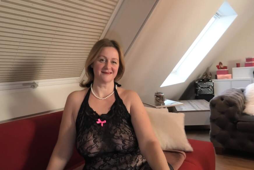 Curvy MILF auf die Titten g*******t von MarleneBloem pic1