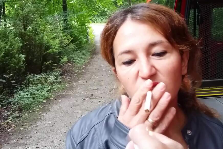 SubSandy: Ich mach es mir nicht nur selber, ich rauche auch dabei