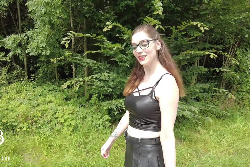 Zara-Bizarr: Erwischt! Im Tretboot zum Orgasmus gesteuert!