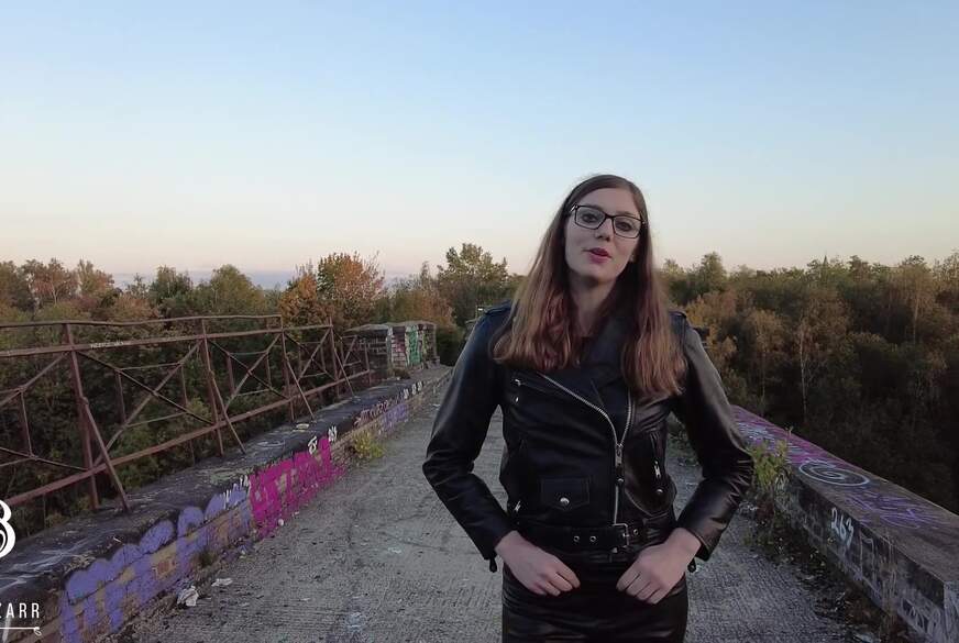 Zara-Bizarr: Public riesen C*****t ins Gesicht - Voll auf die Brille!