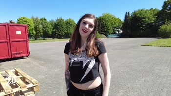 Geiler öffentlicher Quicky! S****z mir auf die Titten!