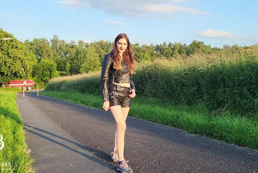 Zara-Bizarr: SPONTANER B**wJOB IM FREIEN