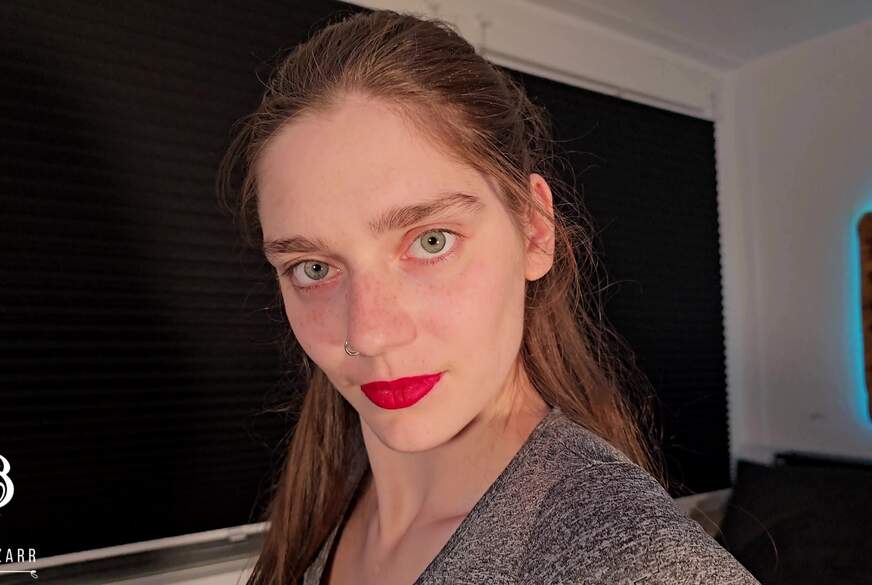 FUSKLAVE BEKOMMT WAS ER VERDIENT! von Zara-Bizarr pic1