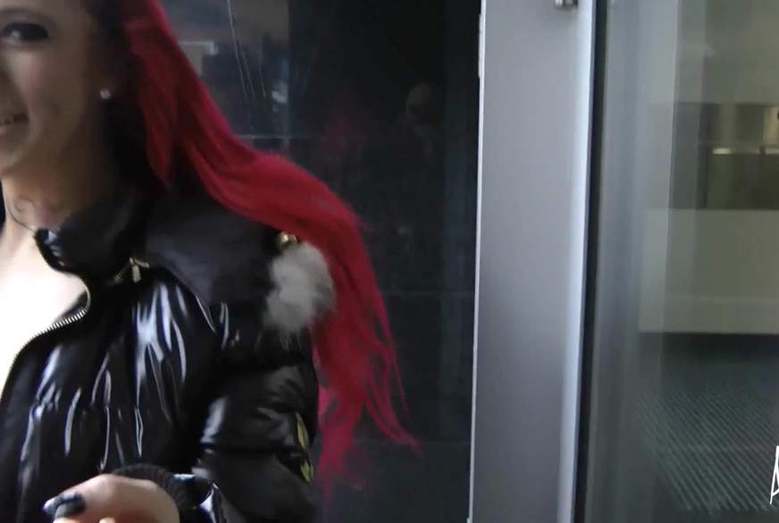 3 S******e im Kölner Karneval - von der POLIZEI erwischt von AmyRed pic2