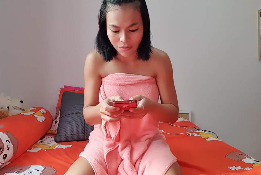 Nara-Thai: Nara-Thai - Als ich seine Nachricht bekam geil geworden - Also mit Dildo selbst besorgt !