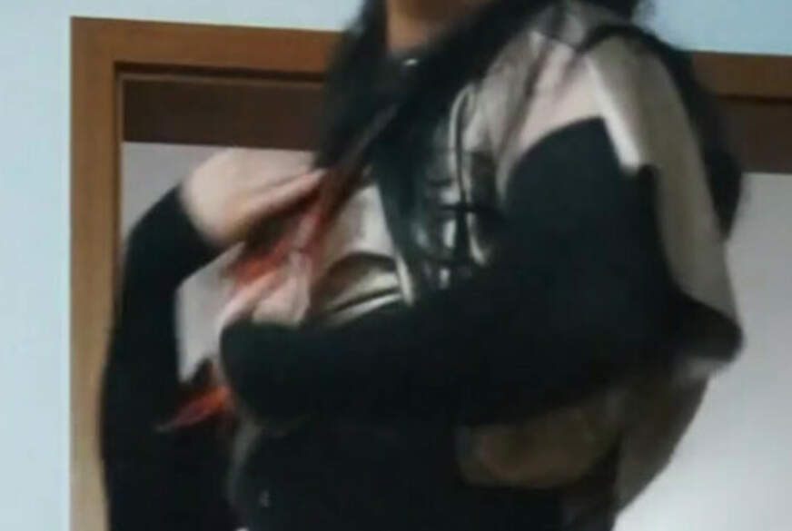 Rubberdollive: Die Devote kleine 2l**h S***e zeigt euch etwas