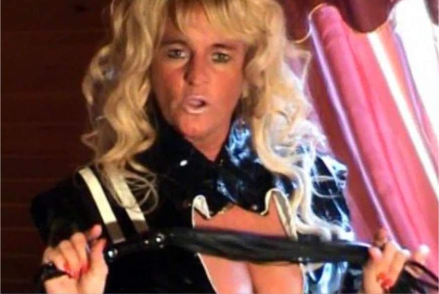 Sklavenerziehung mit S*****n von L**erchantal