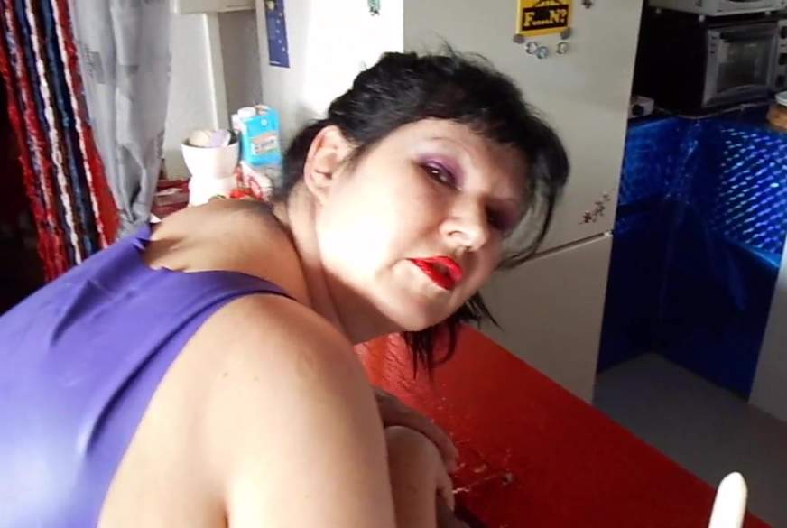 rosieblatt: In die P***y g*****t und g*****t