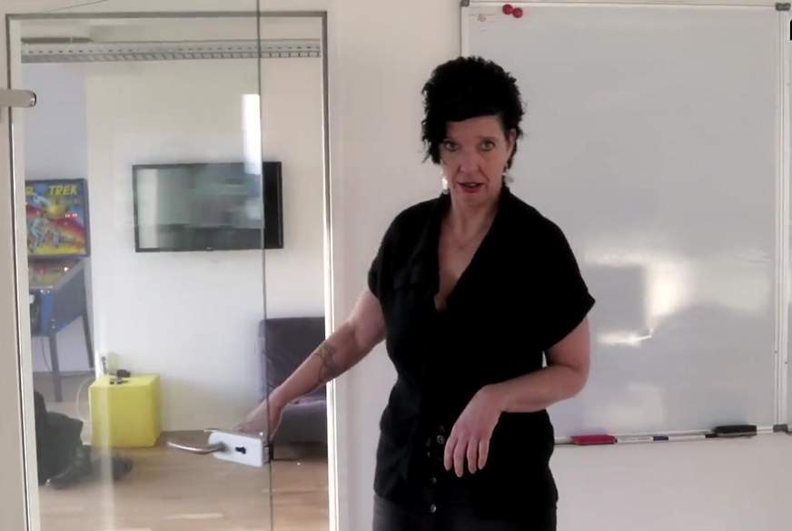 Sexy-Noemi: Sexy-No Sexy-Noemi Rollenspiele Teil 1 - Fristlose Kündigung erfolgreich abgewendet!!