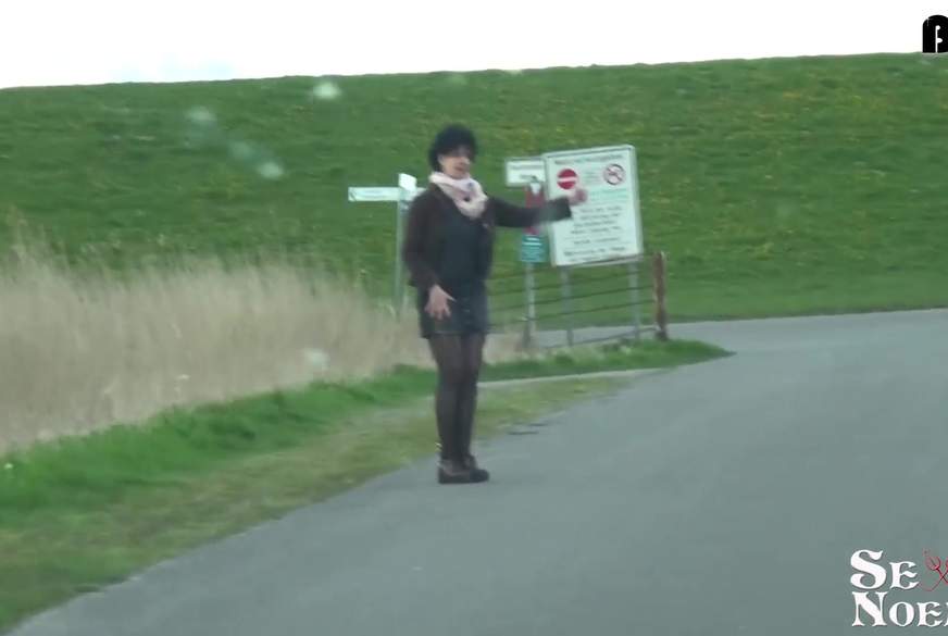 Sexy-Noemi: f****n oder frieren