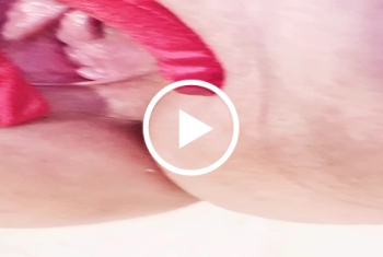 Heute wird\'s dreckig und heiß 😋😈 Plug, Dildo und... ach ja Vorsicht - absolute Suchtgefahr!!! 😯🙊 Frohe Weihnachten mein Geiler 🥰  Lass doch bitte gerne eine Bewertung da ❤️