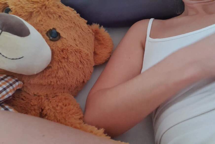 P*****ses T*****rlein macht es sich selbst bis zum Orgasmus! von Lea-Stern