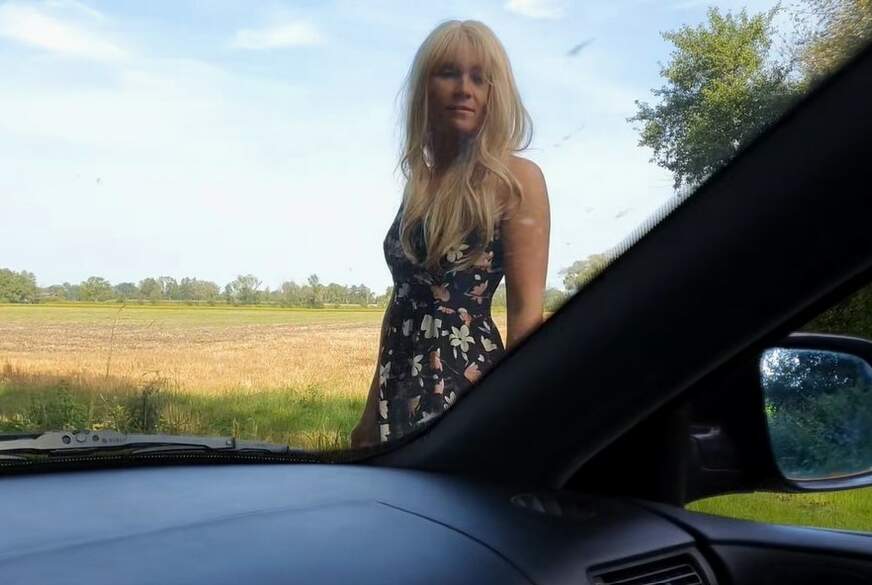 Unschuldige Anhalterin muss Autofahrt mit B**wjob bezahlen und S****a schlucken!! Outdoor Sex!! von Lea-Stern